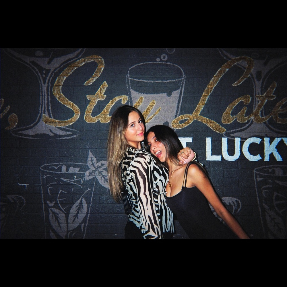 Meet your Posher, Taylor